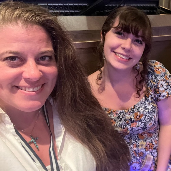 Meet your Posher, Bri & Me - Picture 1 of 1